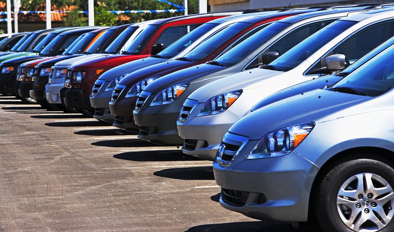 How to Check the Service History of a Used Car Before Purchase